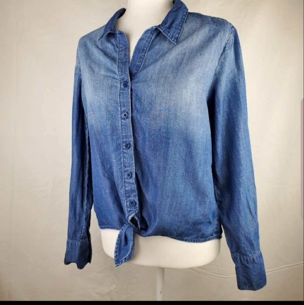 Cloth & Stone Chambray Blouse - Picture 3 of 8